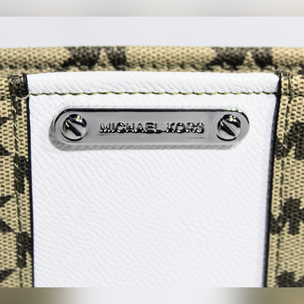 Michael Kors logo Belt bag, SM. EUC - Picture 4 of 16
